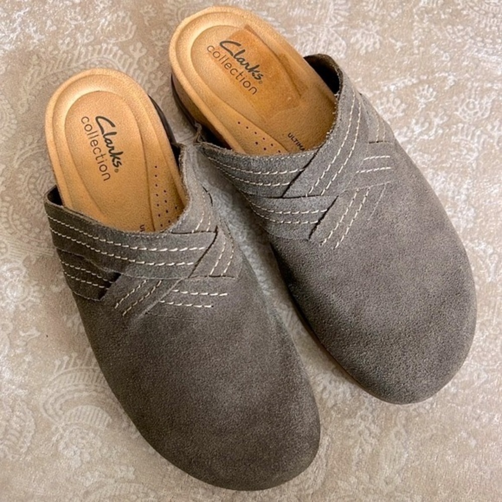 Brand New Clarks Genuine Suede Slip On Clogs Dark Olive Brynn Comfort Slide Mule